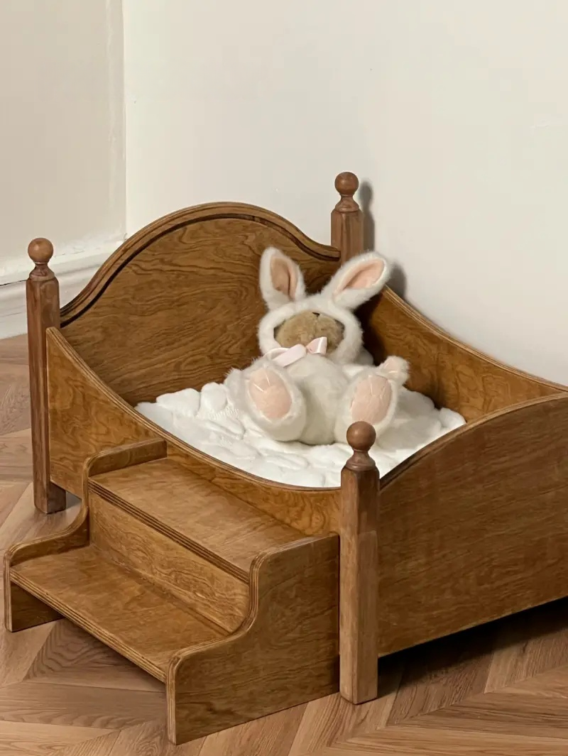 Retro Wooden Pet Bed Overview 5